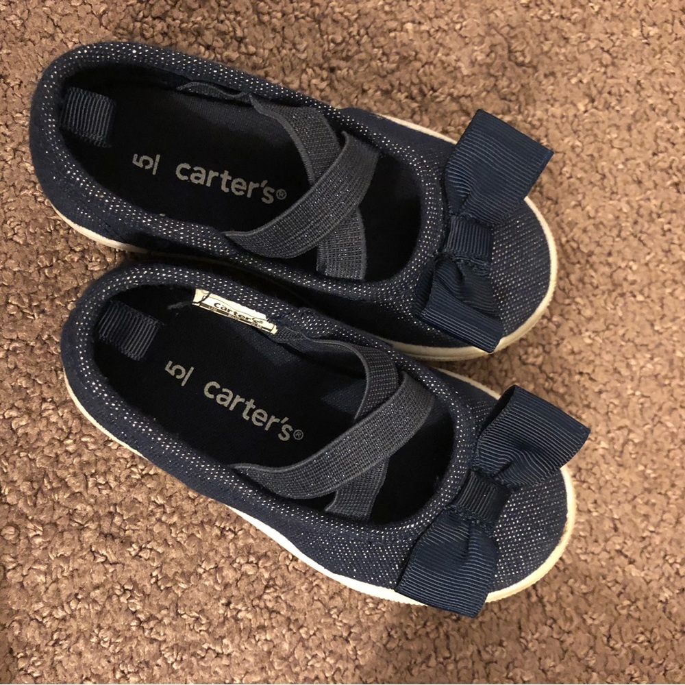 Carters shoe for little girls in a sparking Navy, size 5